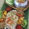 Mengapa Nasi Liwet Tak Pernah Sepi Peminat: Kisah Kelezatan yang Melegenda